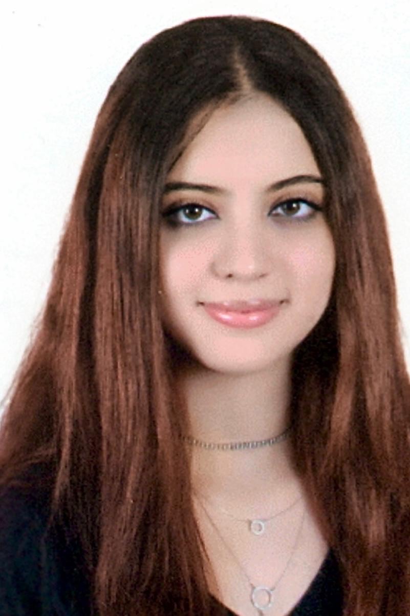 الطالبة سلوى خالد، بالفرقة الخامسة بكلية الطب – قصر العيني