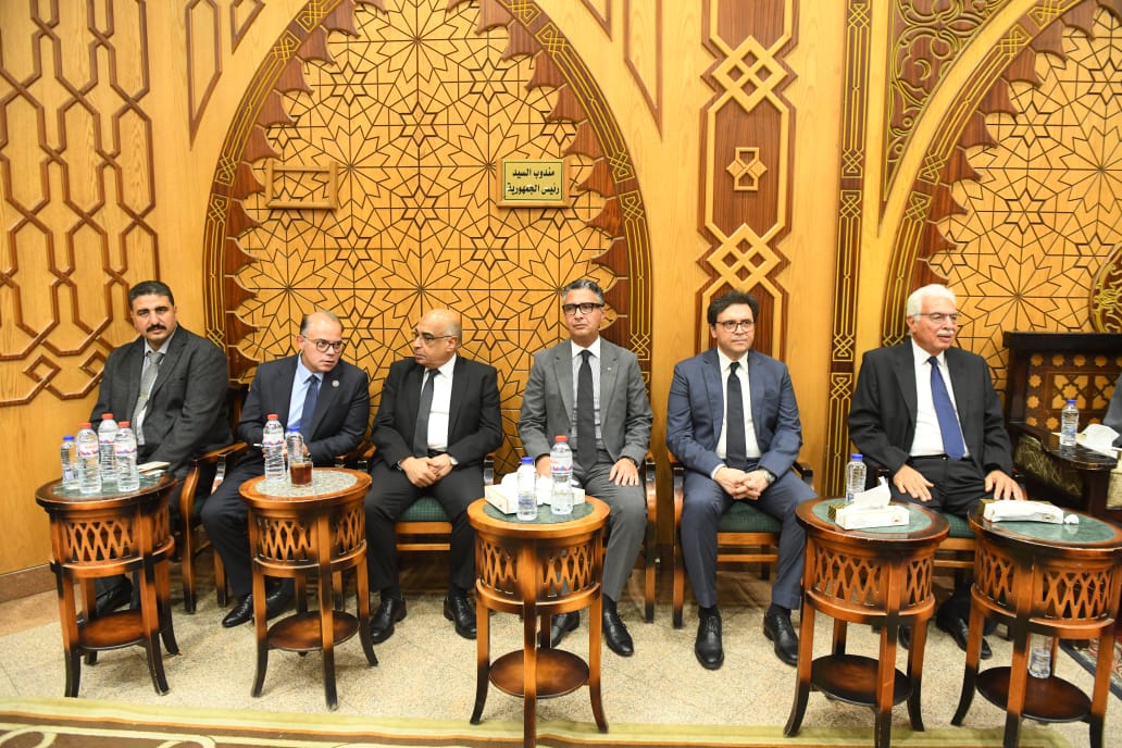 أحمد نظيف ووزير الثقافة ووزير التموين خلال عزاء الدكتور على المصيلحى أحمد نظيف ووزير الثقافة ووزير التموين خلال عزاء الدكتور على المصيلحى