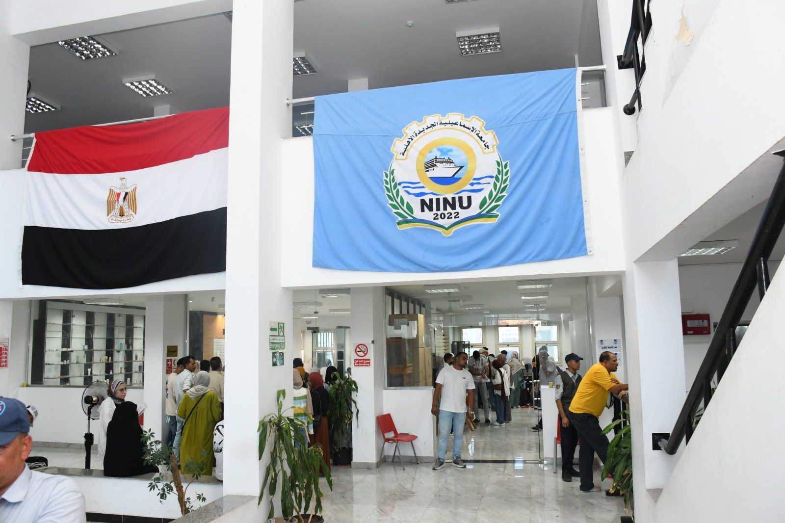 جانب من جولة رئيس الجامعة (1)