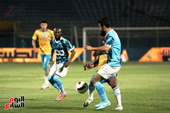 محمد سامي يستخلص الكره محمد سامي يستخلص الكره