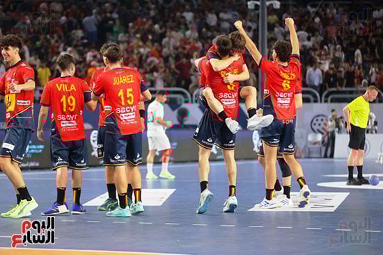 فرحه منتخب اسبانيا بالفوز 