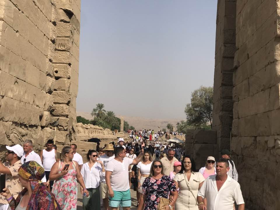 إقبال سياحي كبير فى معابد الكرنك