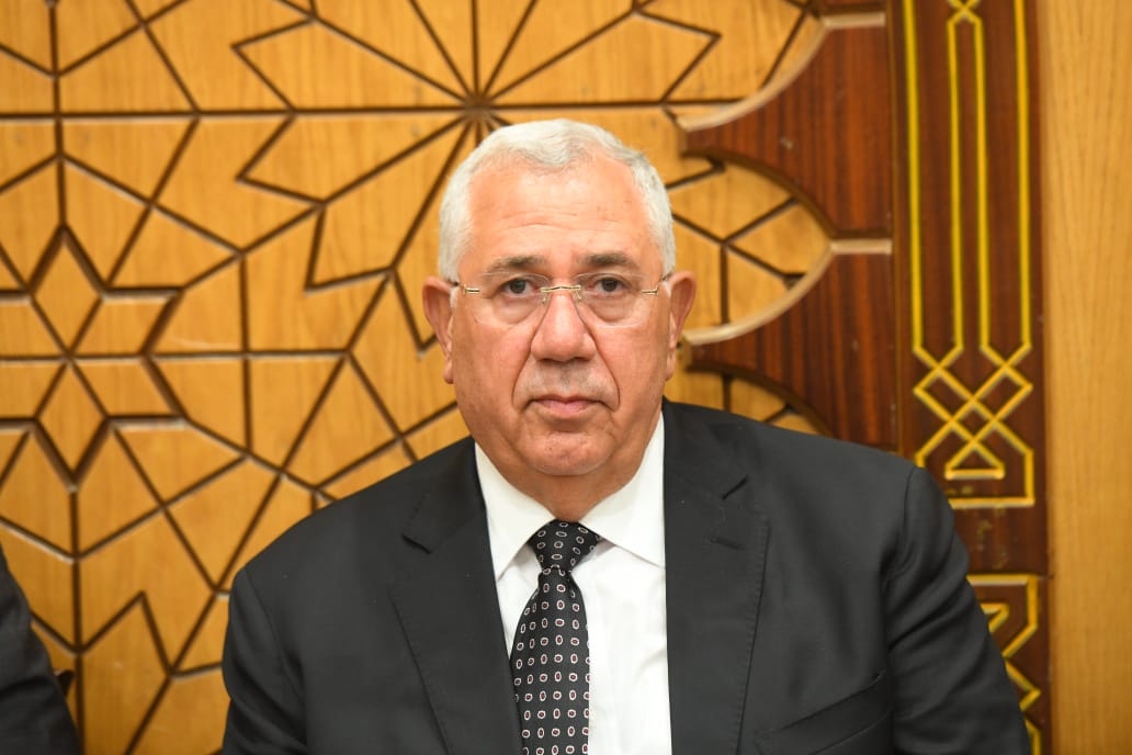 وزير الزراعة السابق وزير الزراعة السابق