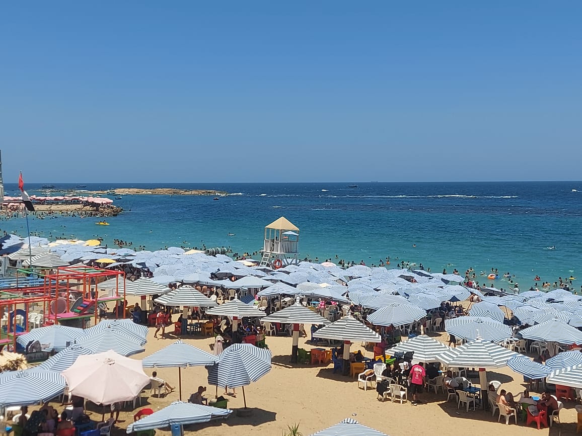 المصطافين على الشواطئ 