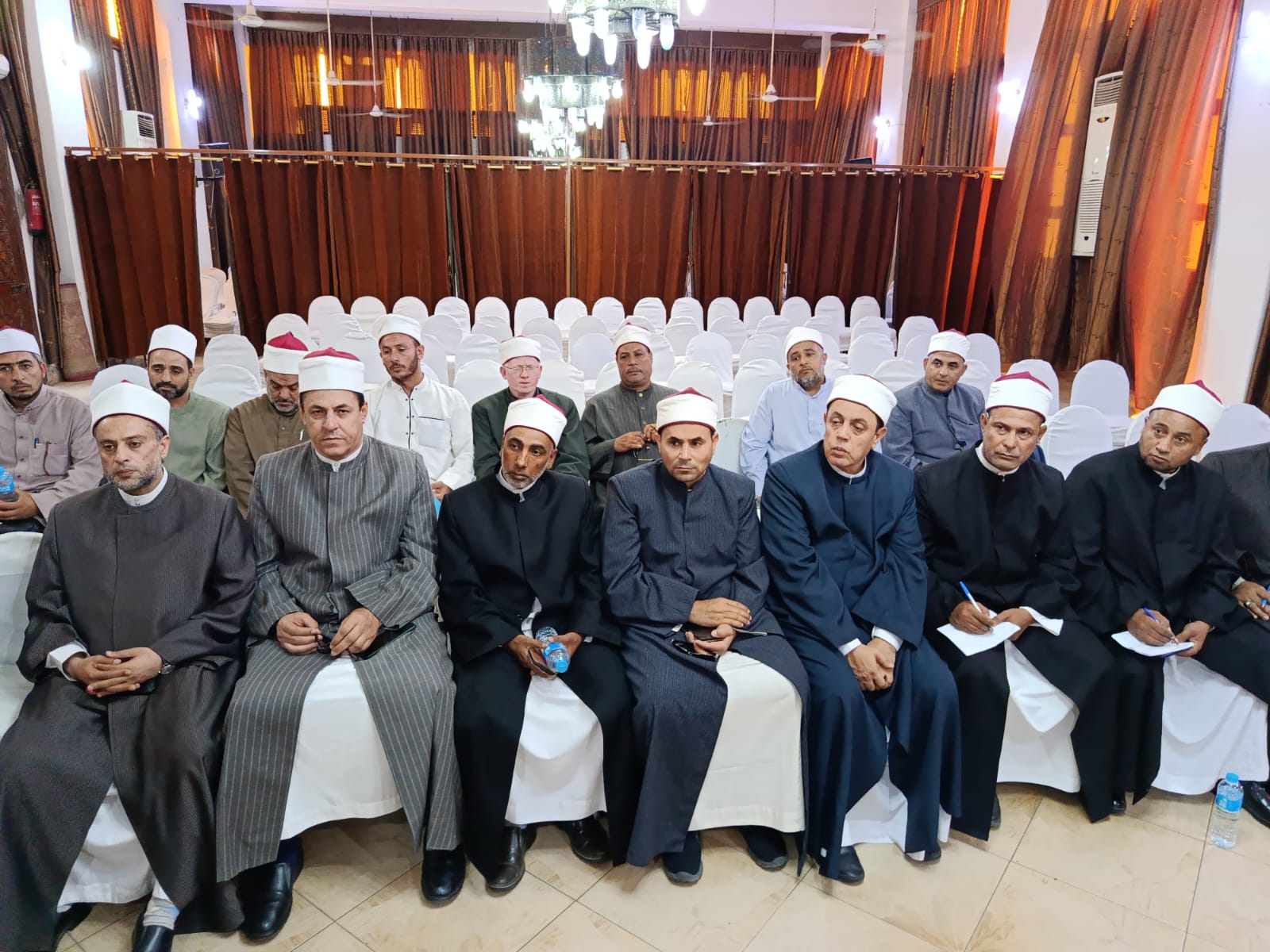 جانب من الاجتماع جانب من الاجتماع