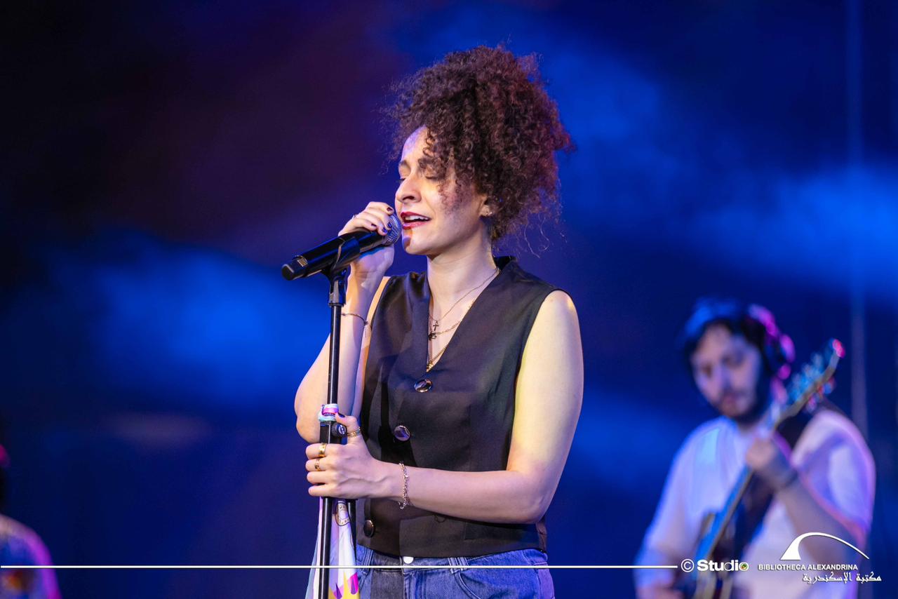 حفل موسيقى للفنانة سمر طارق ضمن فعاليات مهرجان الصيف الدولي بمكتبة الإسكندرية (2)