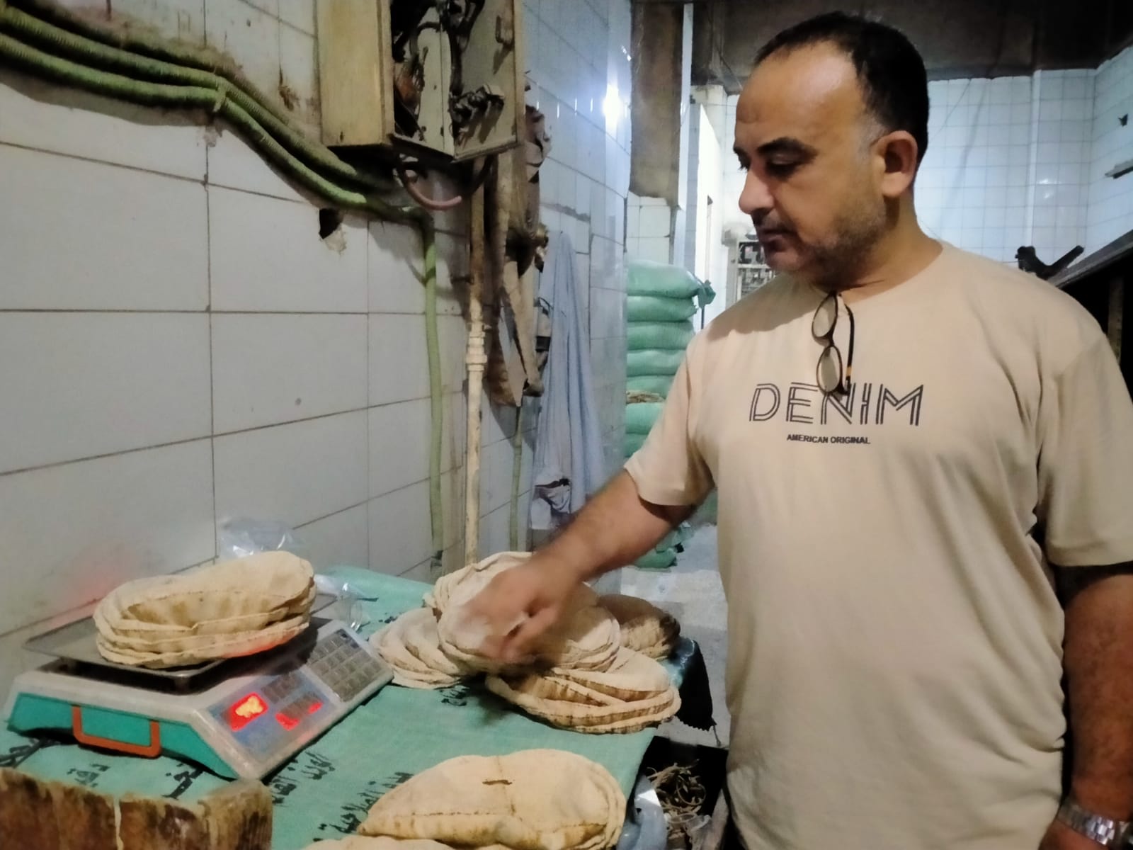 حملات تموينية على المخابز