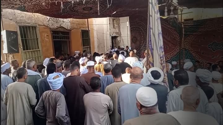 تشييع الجنازة بقرية العوينية