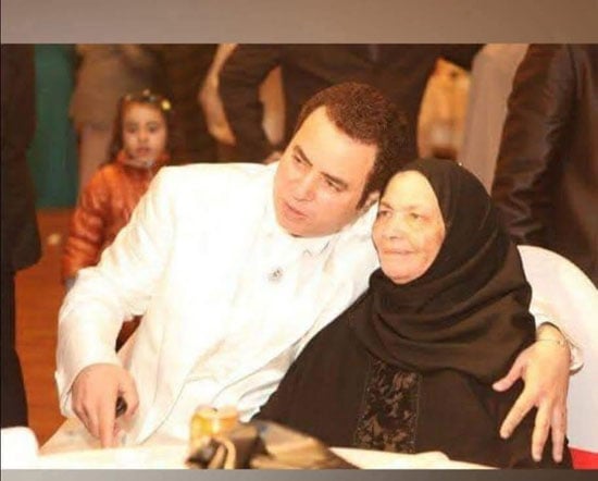 الفنان صبحى خليل ووالدته
