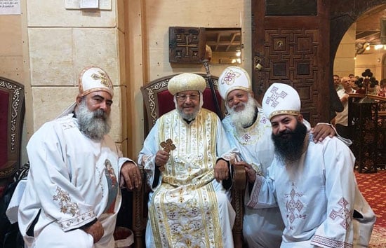 الأنبا-مرقس-والأباء-الكهنة