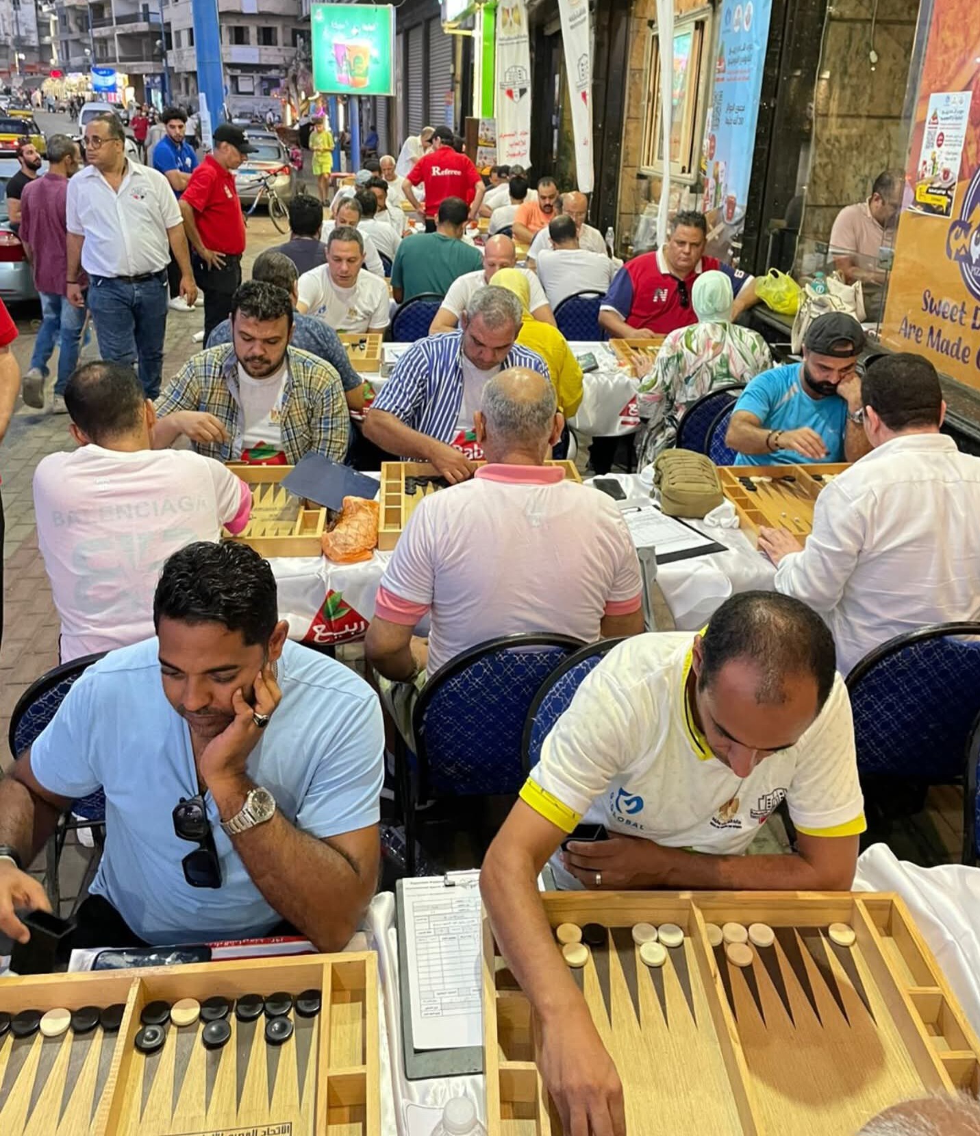 الطاولة والدومينو