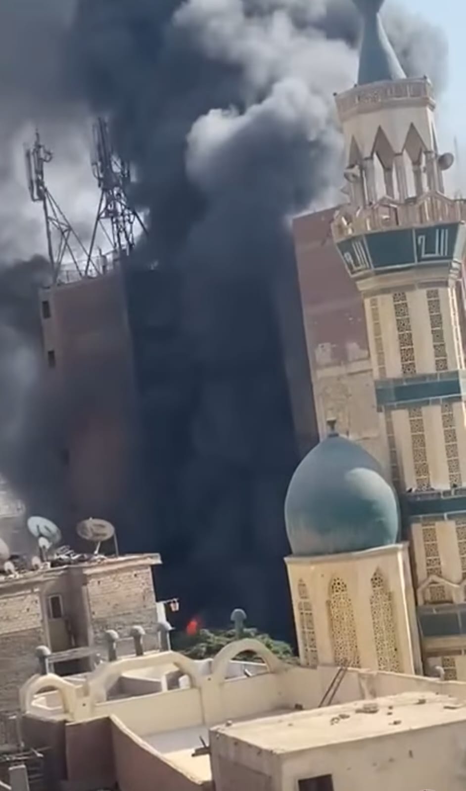 حريق مخزن المواسير البلاستيك (4)