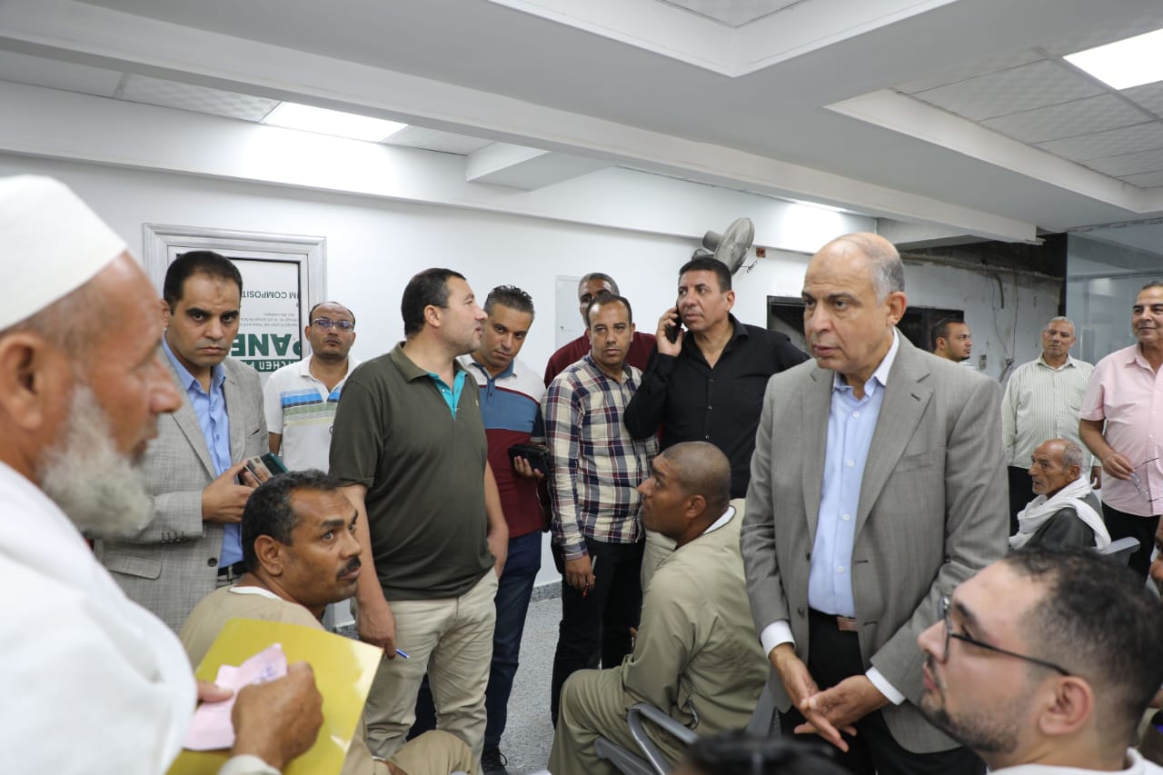 المحافظ وحديث مفتوح مع المواطنين (1)