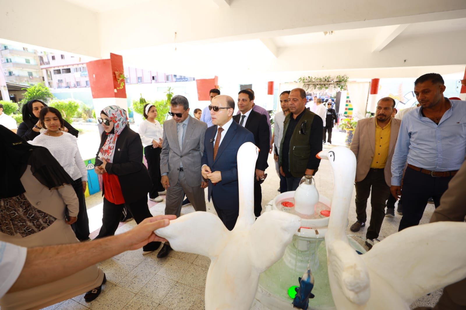 زيارة المحافظ للمدارس زيارة المحافظ للمدارس