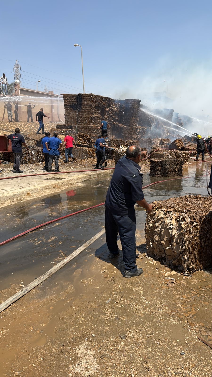 حريق مصنع كرتون ببدر