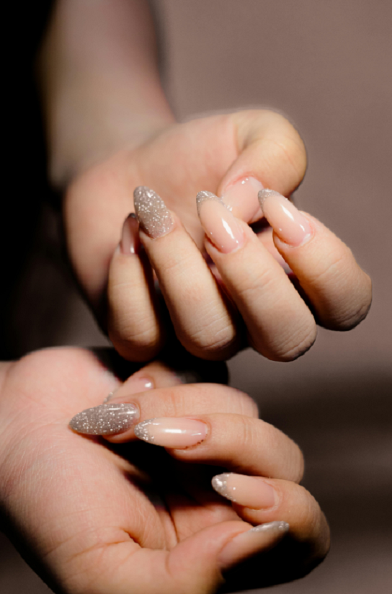 تركيب الأظافر أكريليك