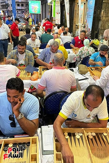 الطاولة-والدومينو الطاولة-والدومينو