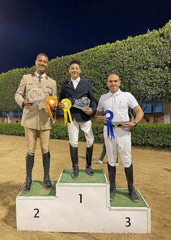 محمود في المركز الأول محمود في المركز الأول