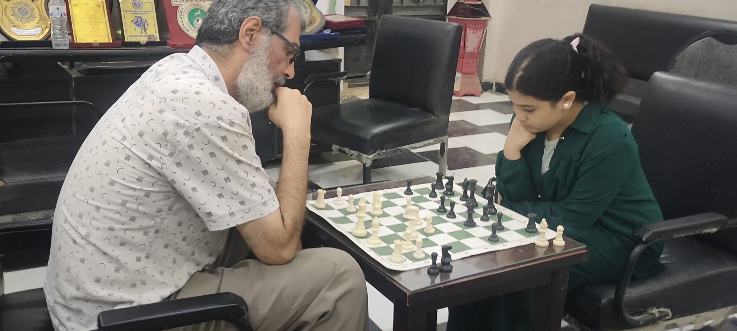 ملكة الافخاخ رغد علاء ملكة الافخاخ رغد علاء