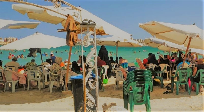 اقبال على شاطئ الفيروز