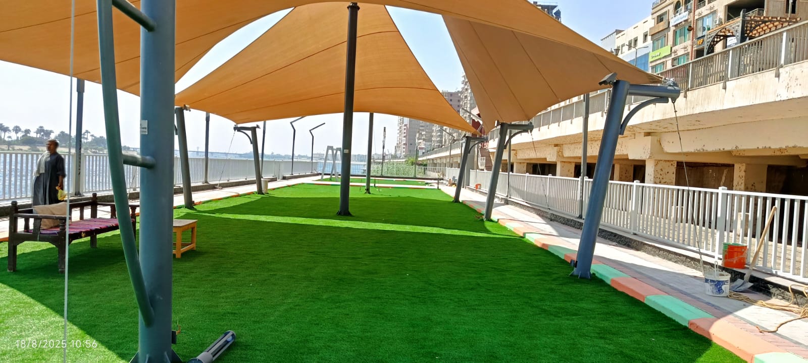 مظلات للأستراحة 