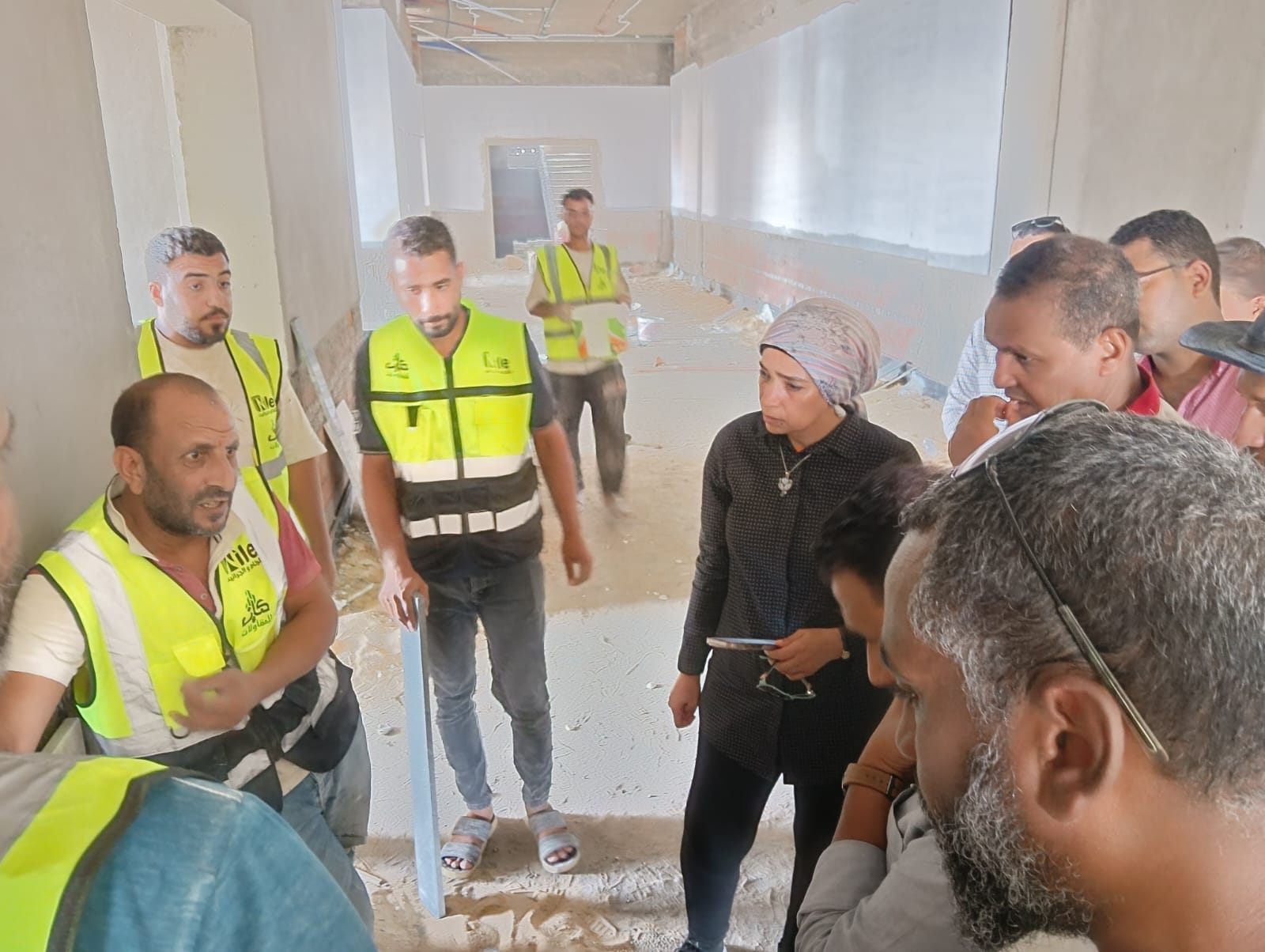 جولة لمتابعة المشروعات الإنشائية ومعدلات التنفيذ بمدينة طيبة جولة لمتابعة المشروعات الإنشائية ومعدلات التنفيذ بمدينة طيبة