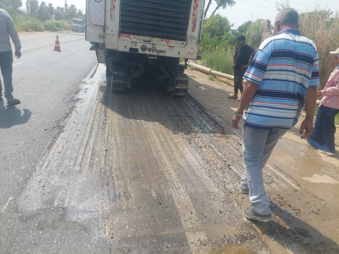 إصلاحات شاملة لطريق مصر أسوان الزراعي الشرقي بمدينة إسنا إصلاحات شاملة لطريق مصر أسوان الزراعي الشرقي بمدينة إسنا