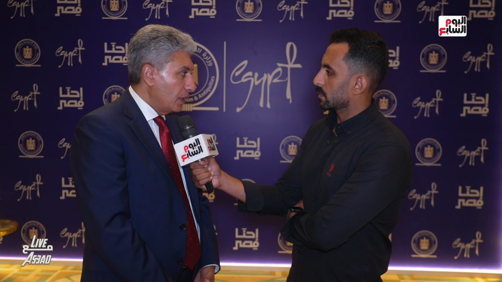 وزير السياحة والآثار شريف فتحي والزميل محمد أسعد خلال اللقاء وزير السياحة والآثار شريف فتحي والزميل محمد أسعد خلال اللقاء