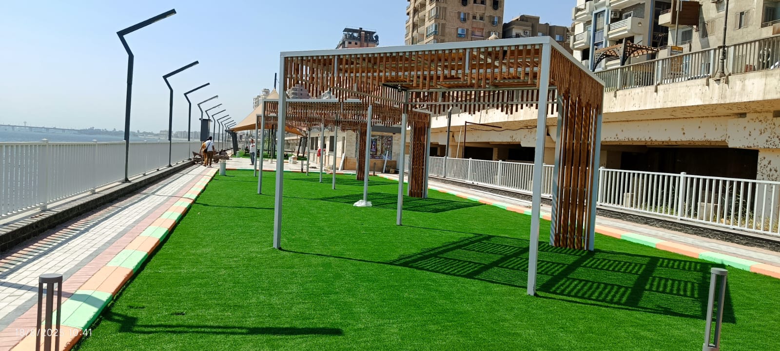 إستخدام النجيل الصناعى 