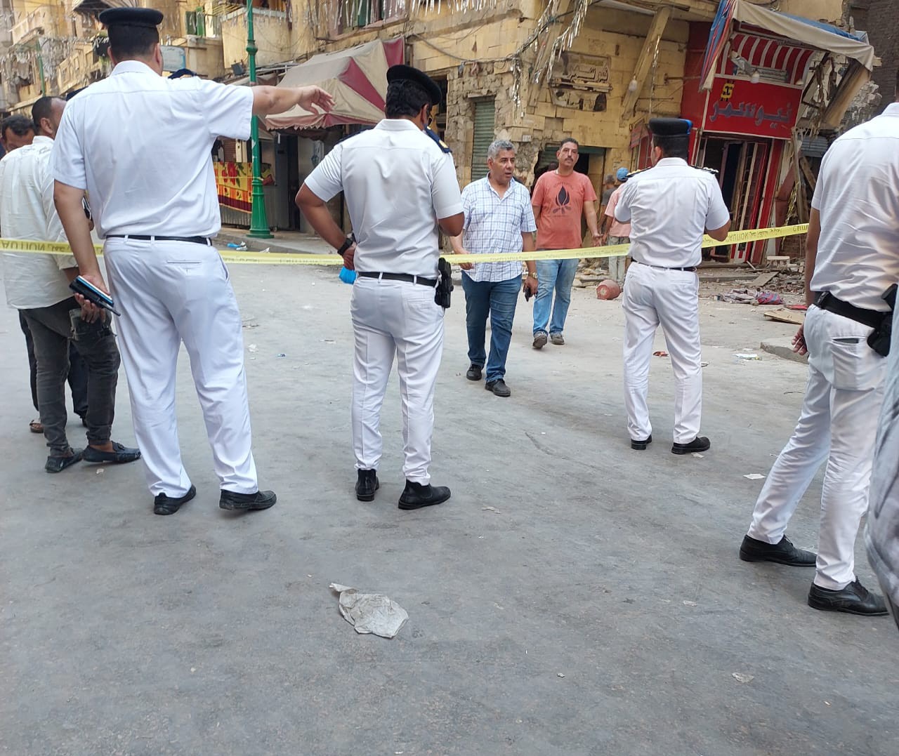 القيلدت الأمنية والتنفيذية بعقار الجمرك المنهار جزئيا بالإسكندرية