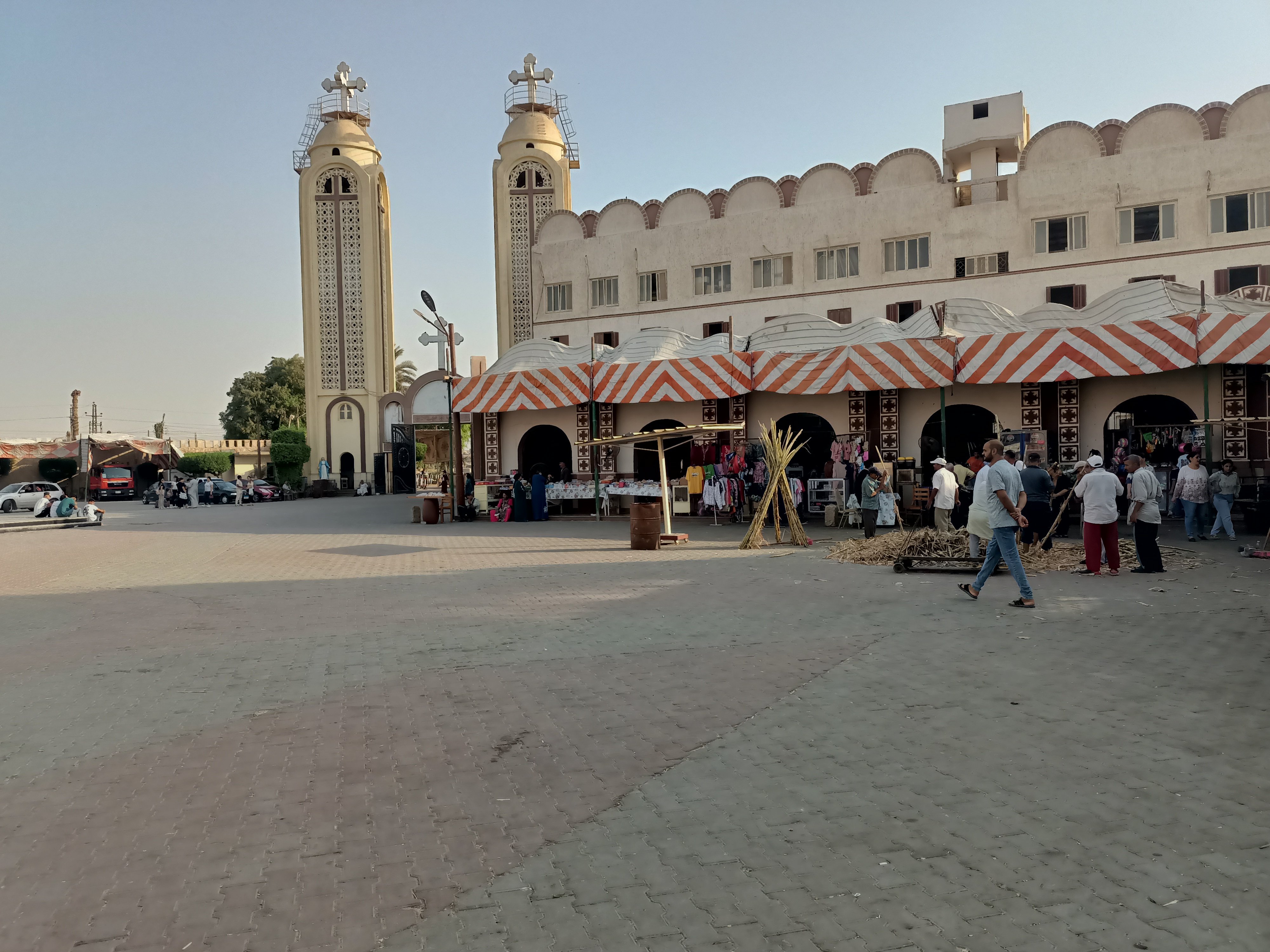 بيع الزلابيه فى الدير