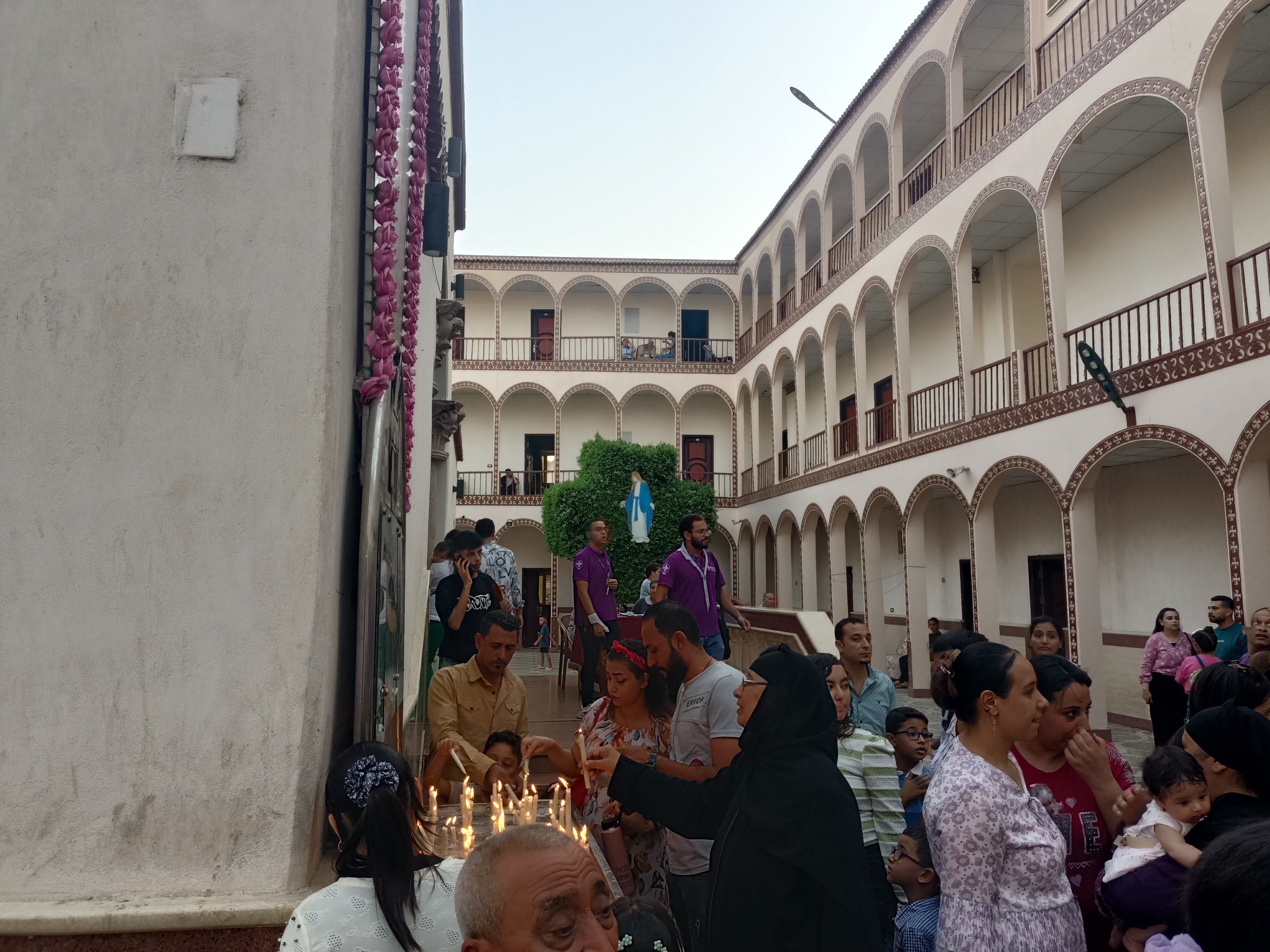 إيقاد الشموع