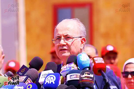 رئيس وزراء فلسطين يجيب على أسئلة الصحفيين