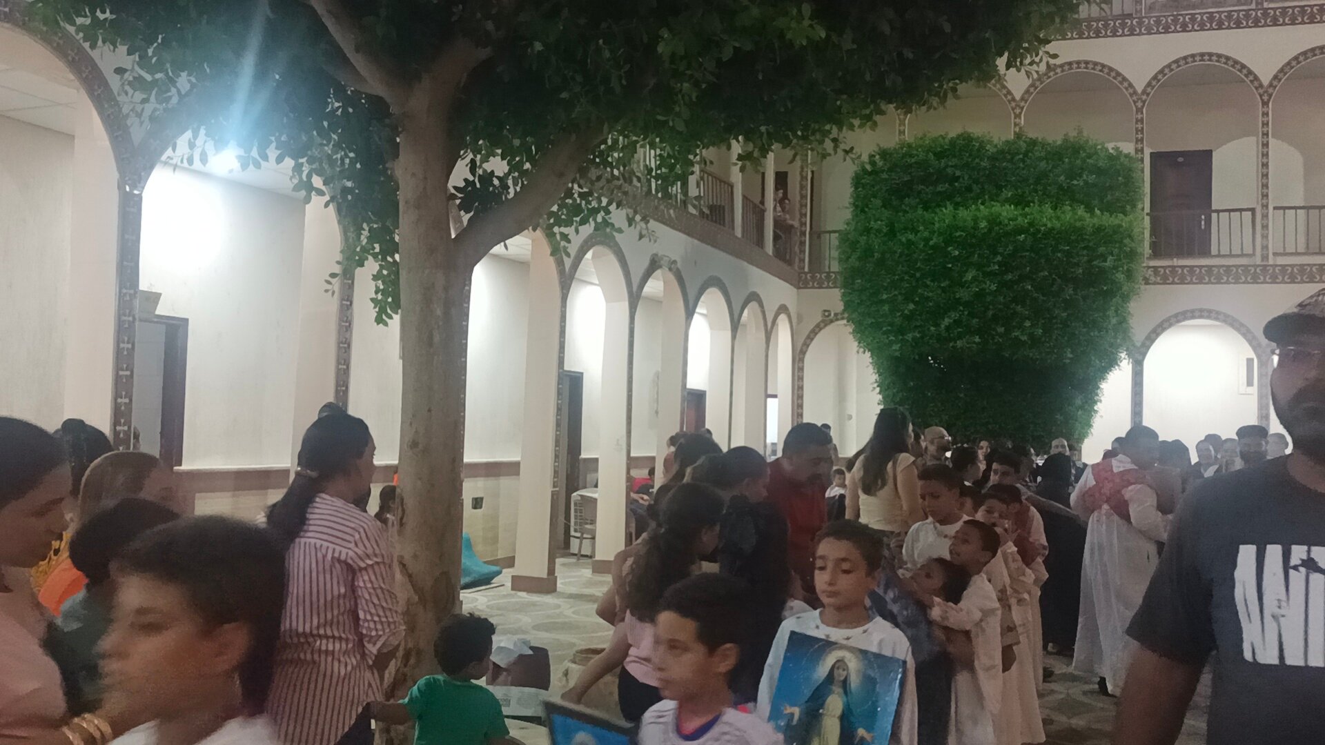 مشاركة الاطفال في الدير