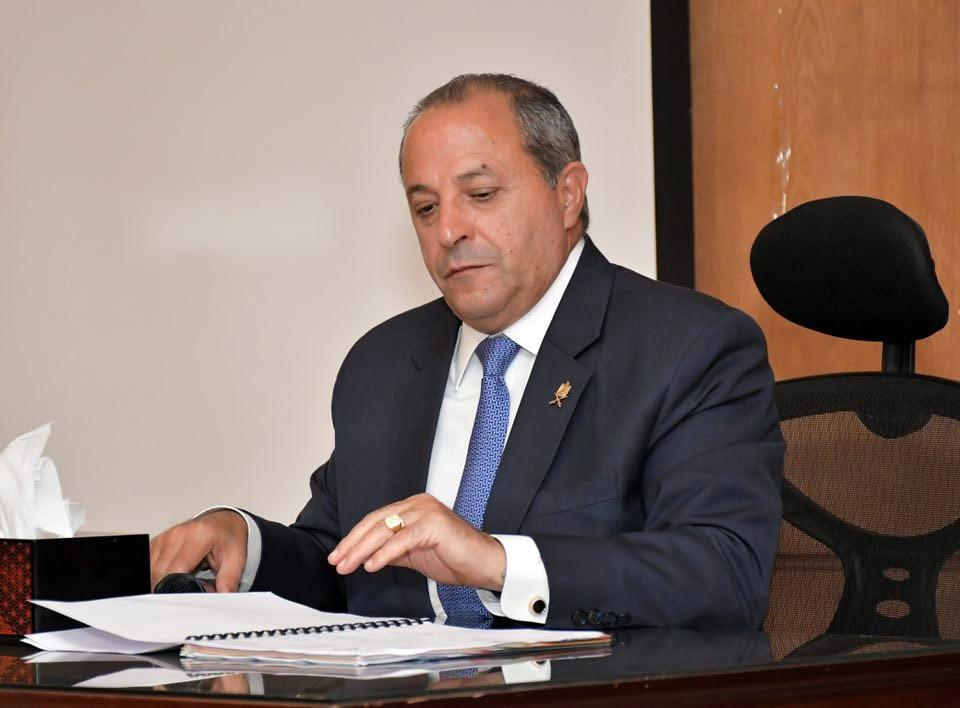 المخافظ بالمجلس