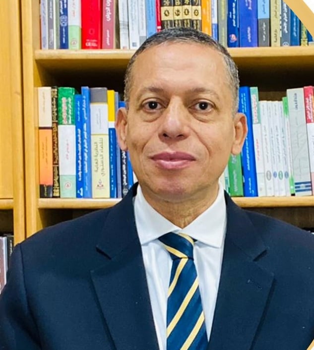 الخبير القانونى الدكتور أيمن سلامة