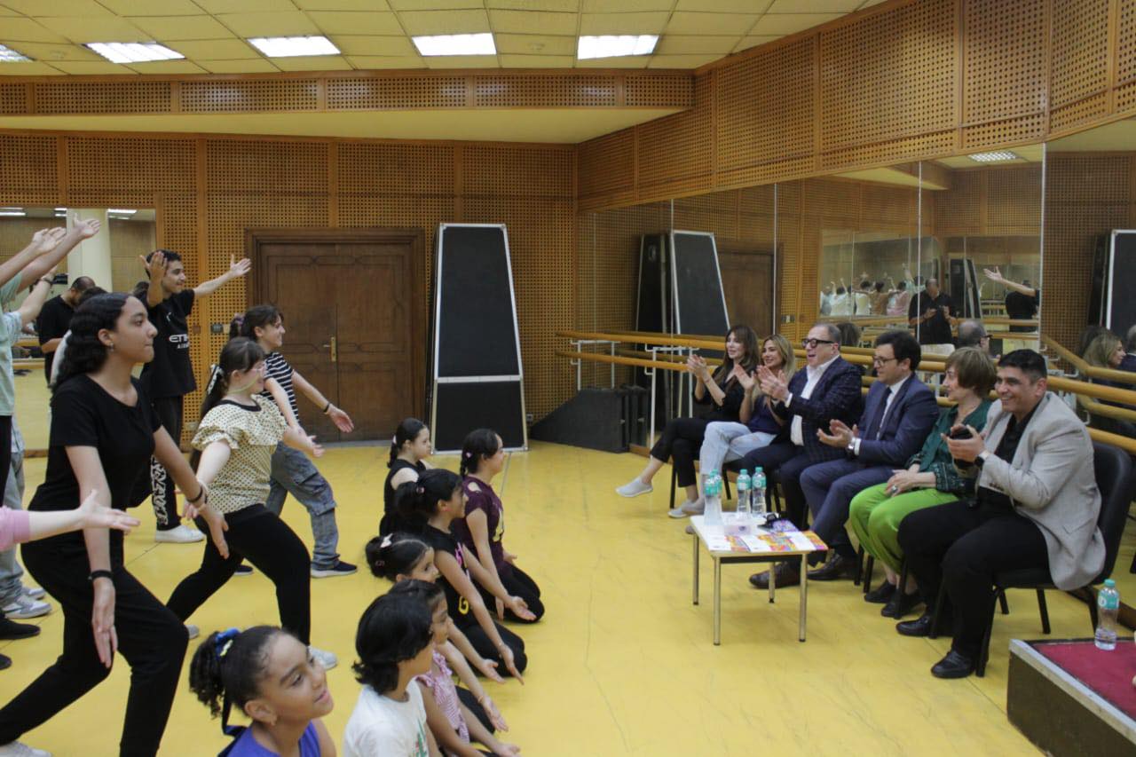 جانب من البروفات بحضور وزير الثقافة