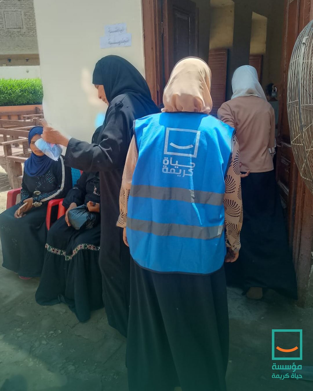 قافلة طبية شاملة لحياة كريمة بالتعاون مع جامعة جنوب الوادى بقرية المراشدة بقنا  (5)