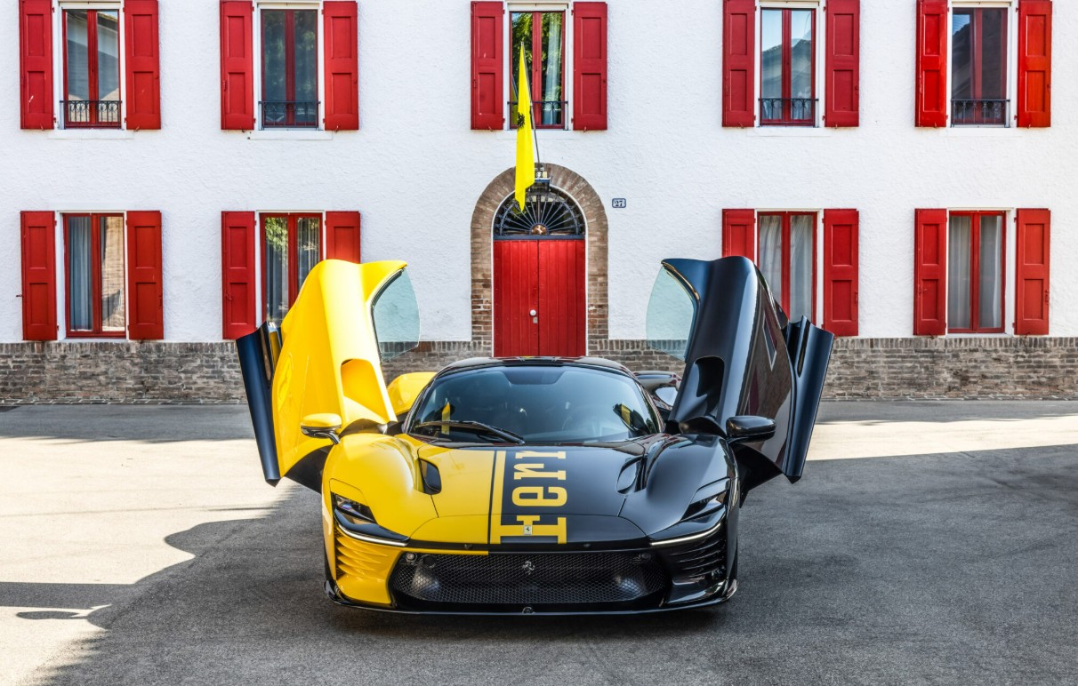 سيارة فيراري