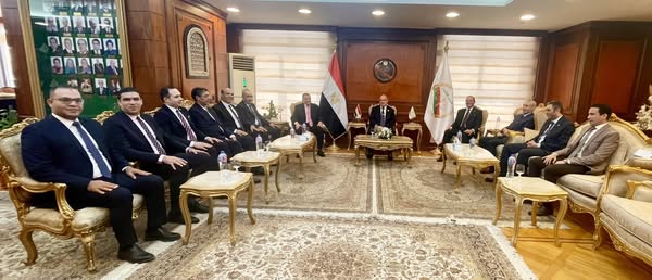 المستشار محمد الشناوى يستقبل وفد نادي مستشاري النيابة الإدارية في المنيا (1)