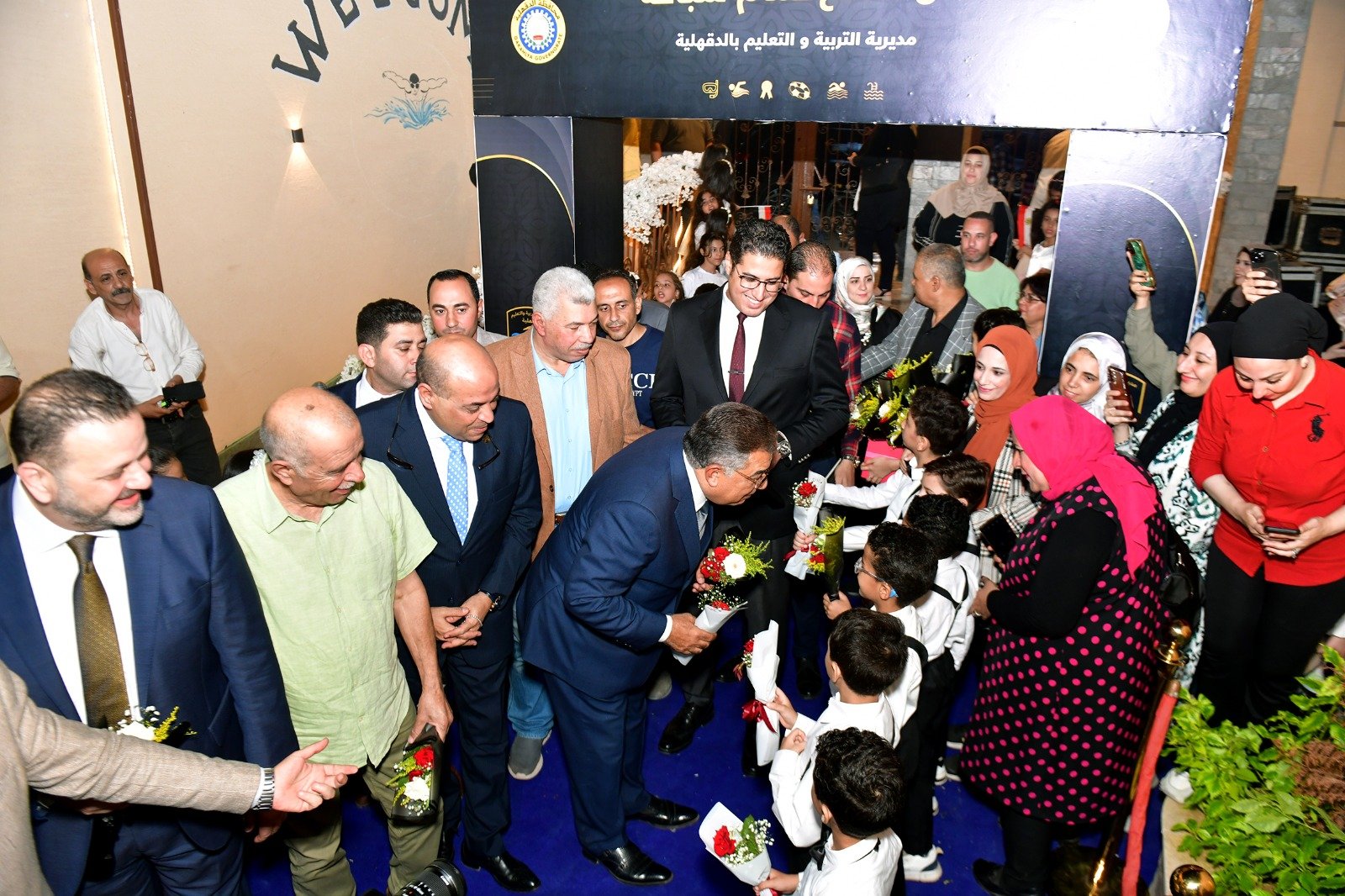 محافظ الدقهلية يفتتح حمام سباحة مديرية التعليم بالجلاء بتكلفة 4.5 مليون جنيه (4)