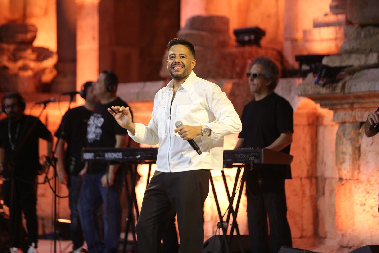النجم محمد حماقي