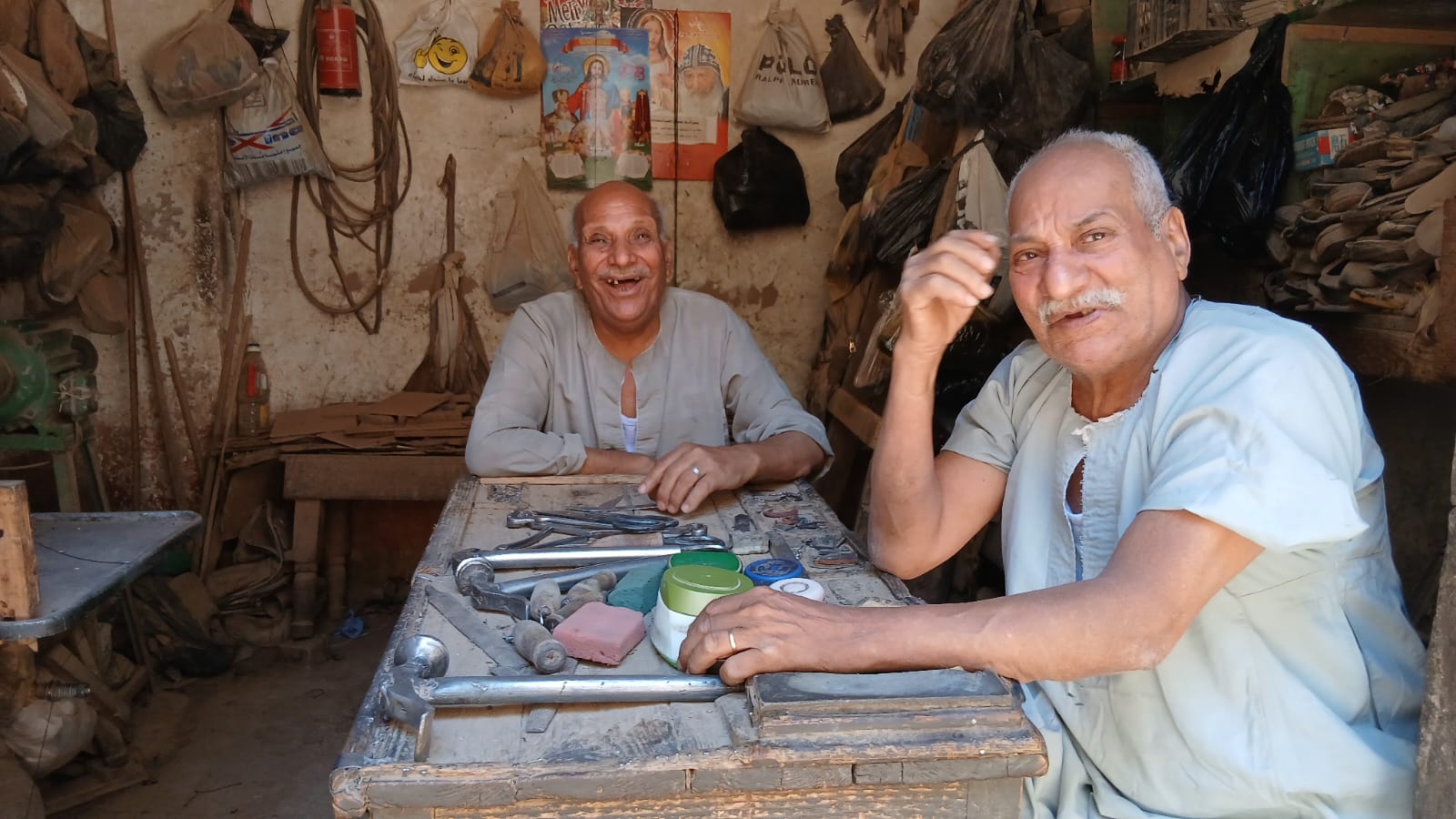 نبيل وشقيقه غبريال