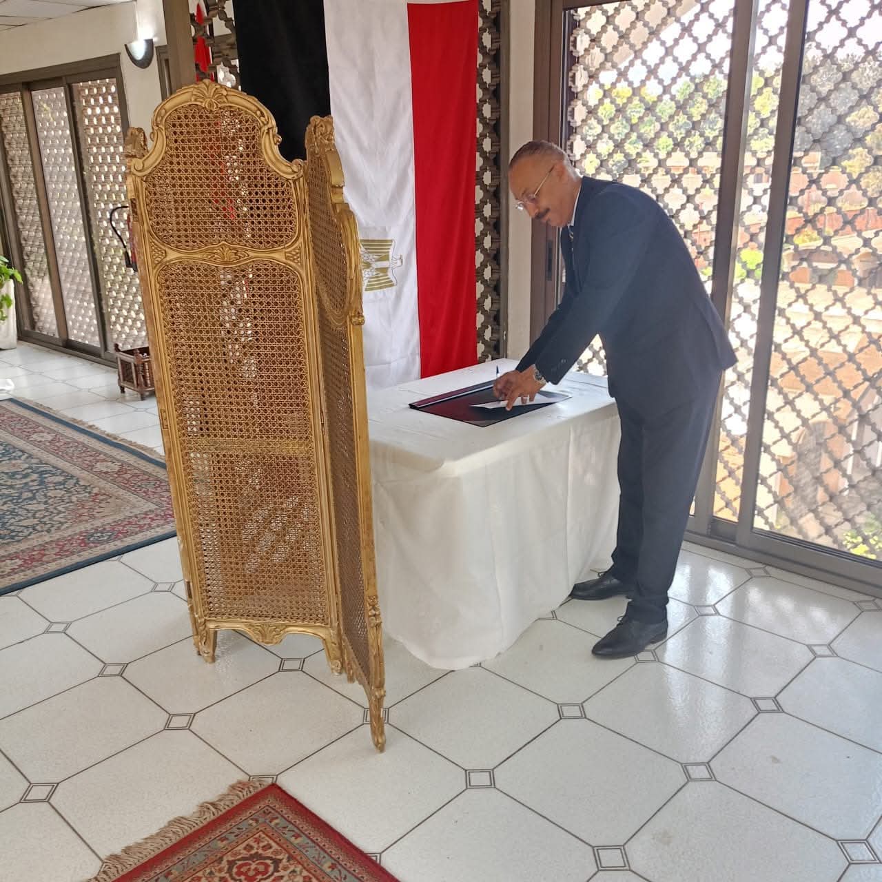 1e90f800-24ec-4c66-be1f-3be0bbf5d637