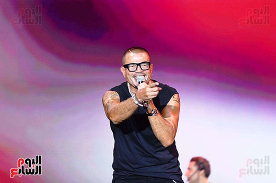 عمرو دياب يبدع علي المسرح عمرو دياب يبدع علي المسرح
