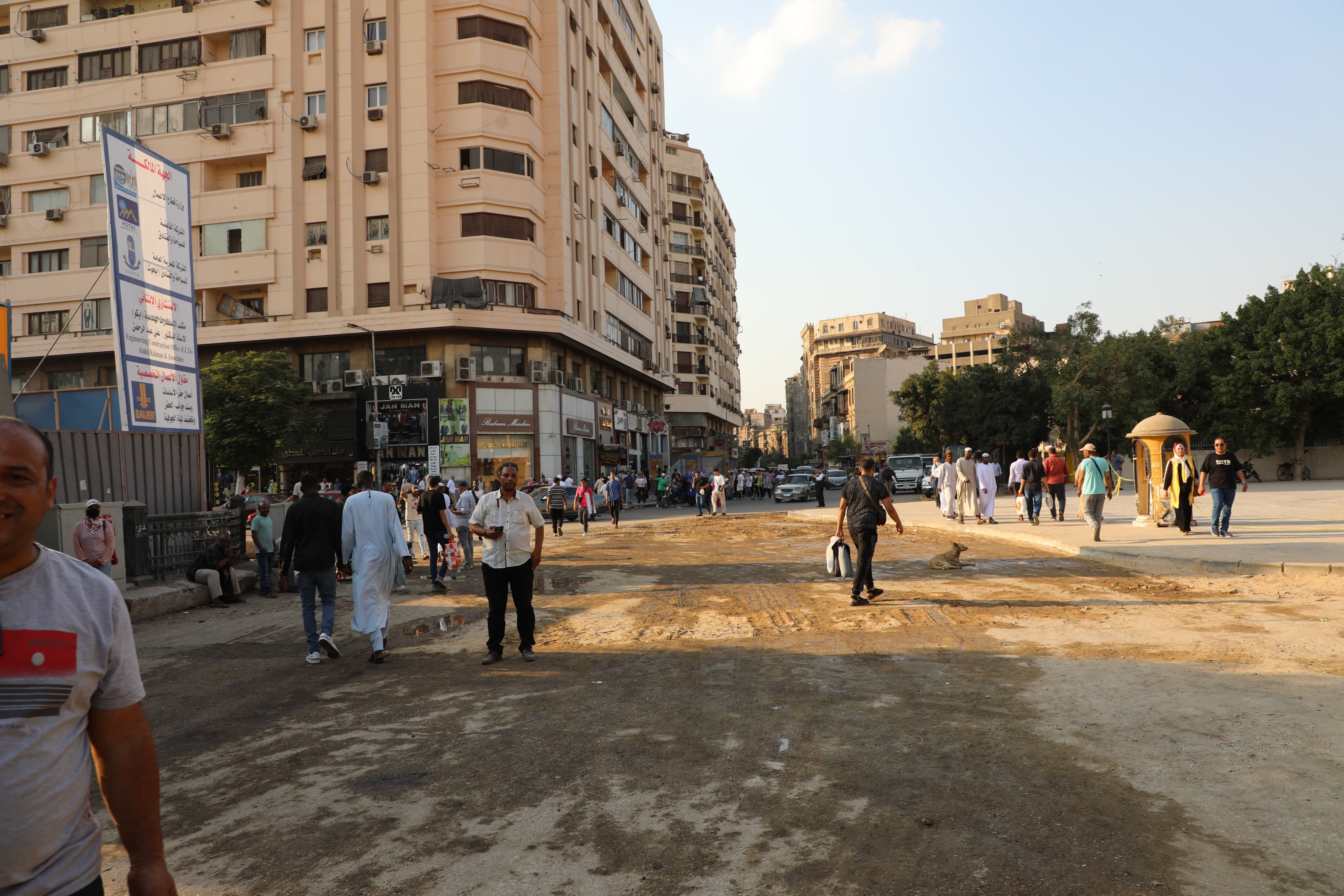 محافظ القاهرة يتفقد أعمال تطوير محيط حديقة الازبكية  (3)