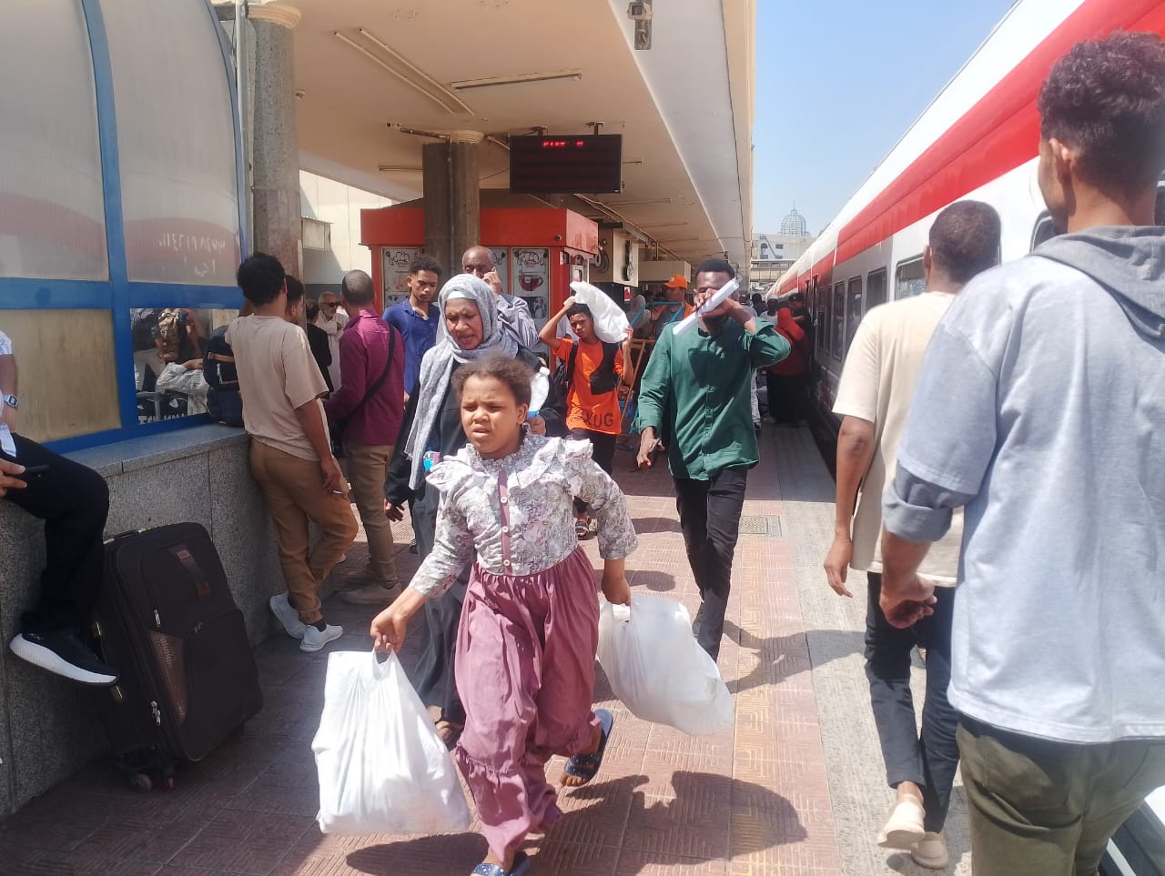 محاولة اللحاق بالقطار من اجل العودة للديار