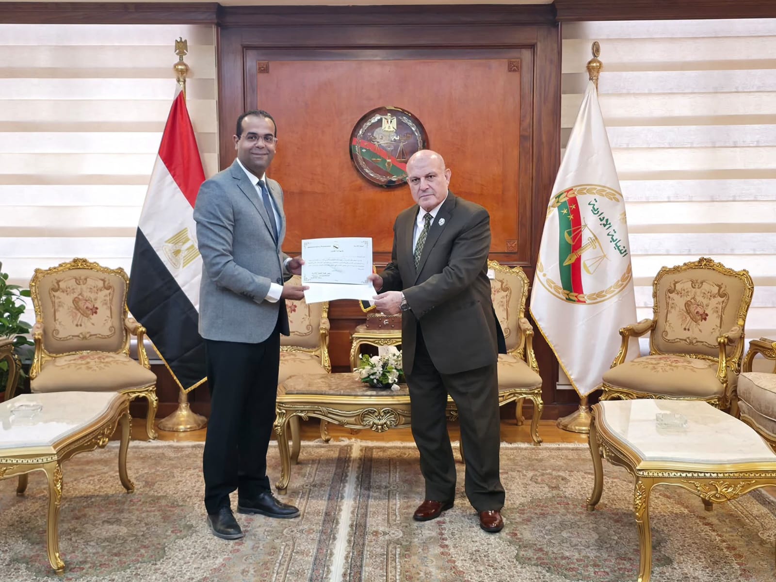 رئيس هيئة النيابة الإدارية يكرم أعضاءً أشرفوا على انتخابات مجلس الشيوخ (4)