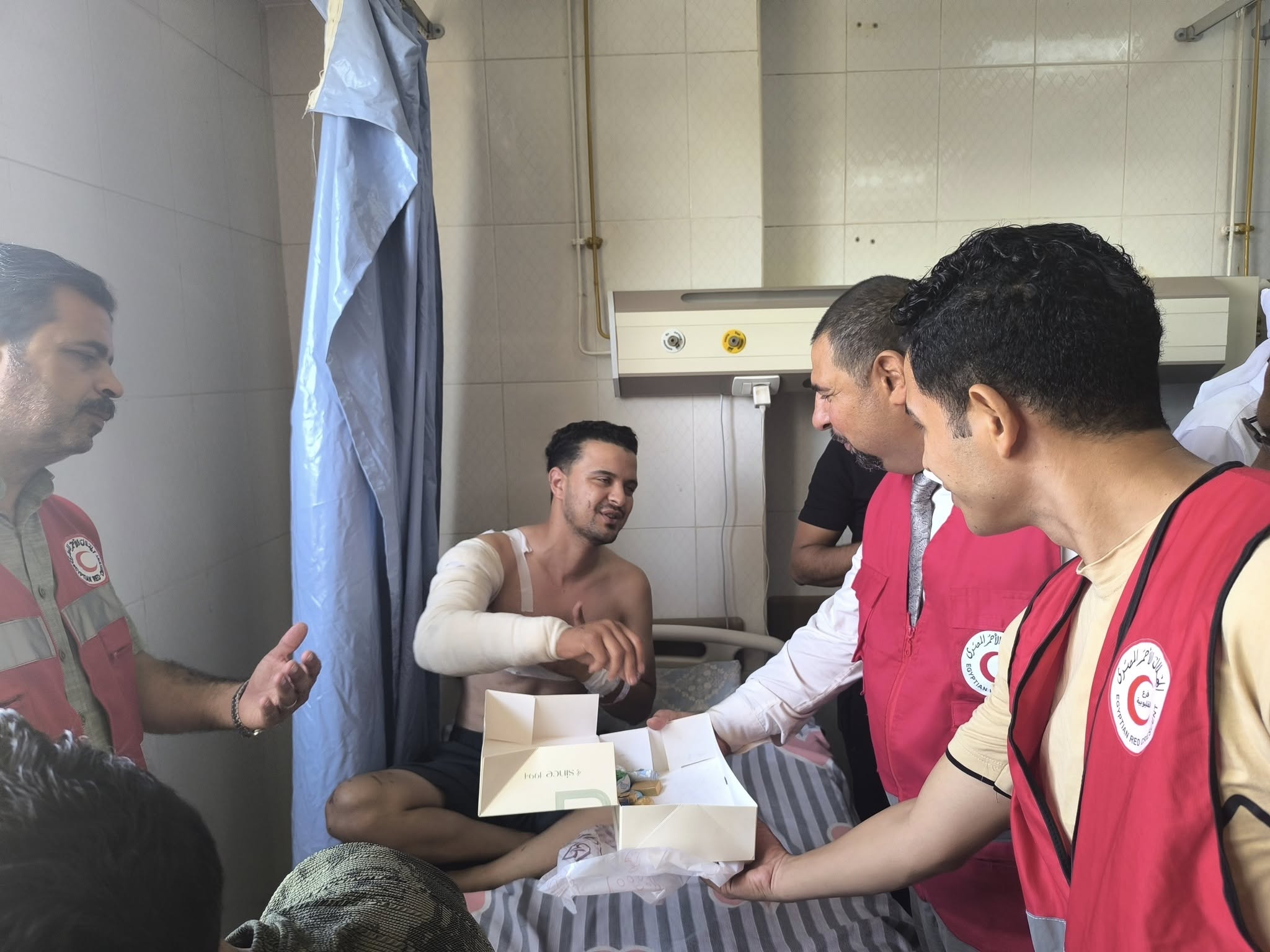 دعم بطل حريق بنها بالمستشفى