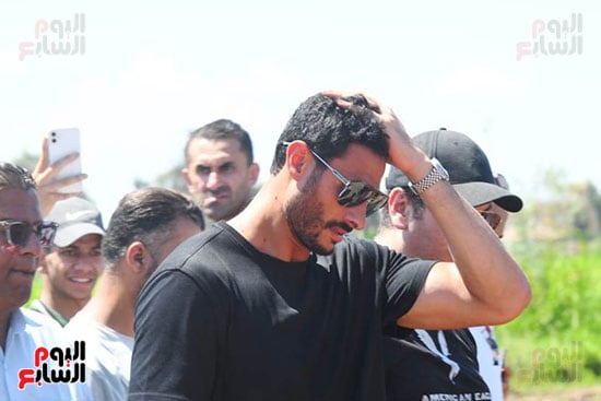 الحزن يسيطر علي محمد الشناوي (4)